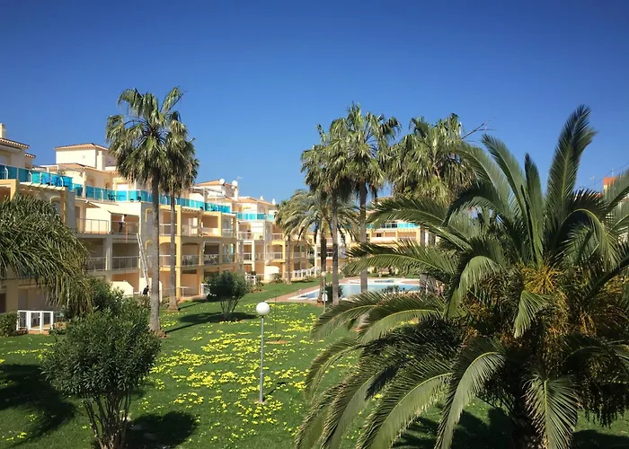 La Riviera Bajo-serviden Апартаменты *